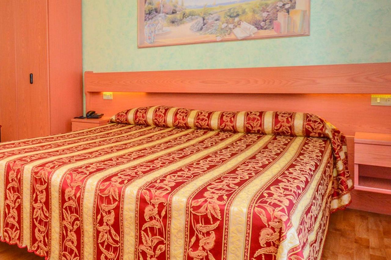 Hotel Benaco シルミオーネ エクステリア 写真