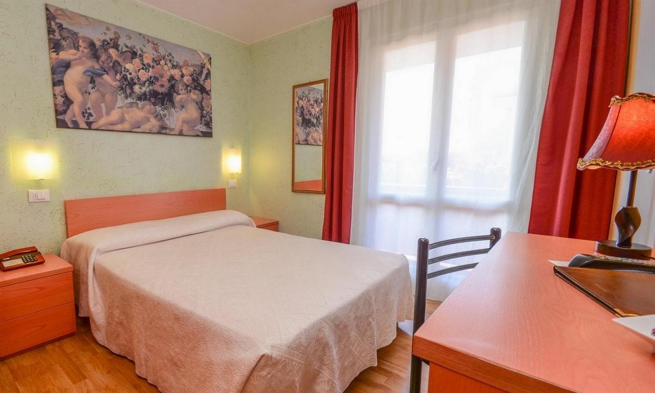 Hotel Benaco シルミオーネ エクステリア 写真