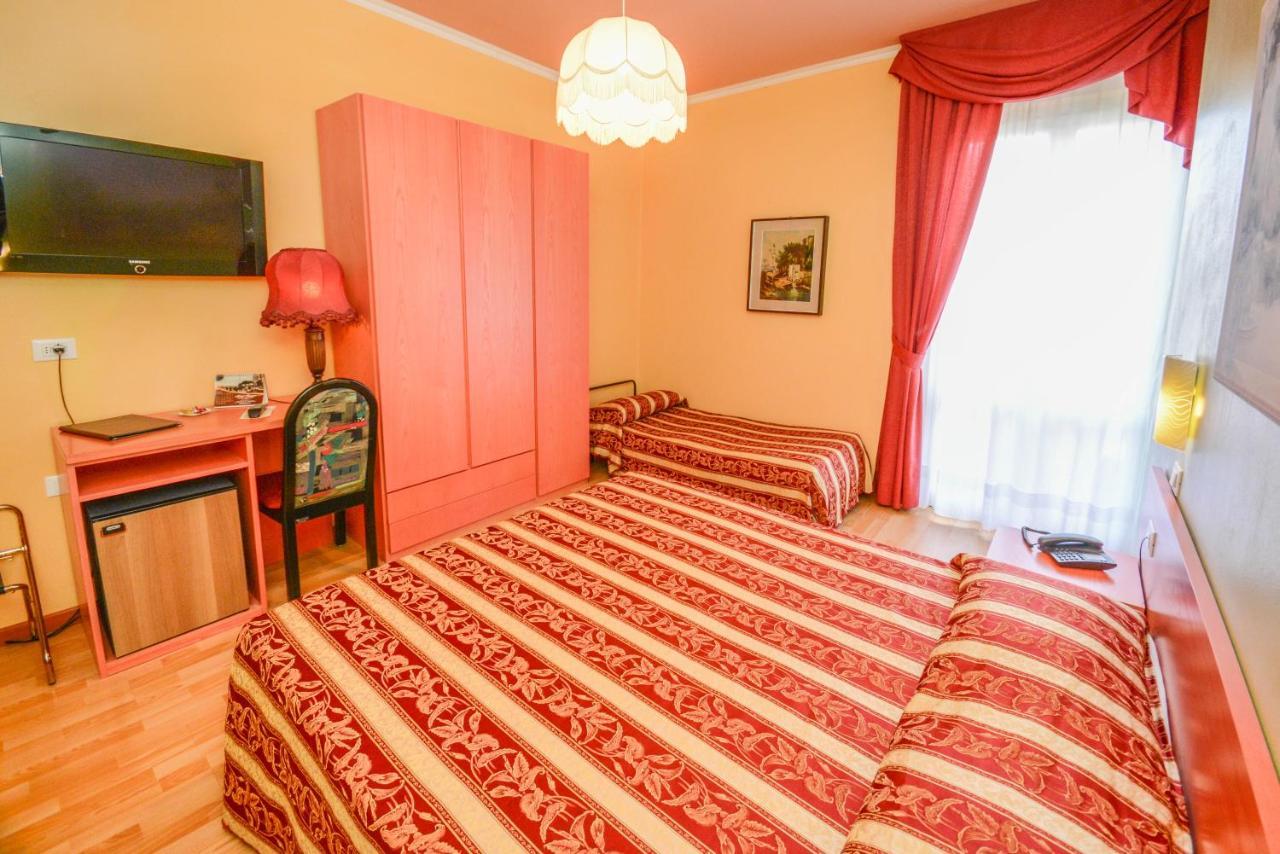Hotel Benaco シルミオーネ エクステリア 写真