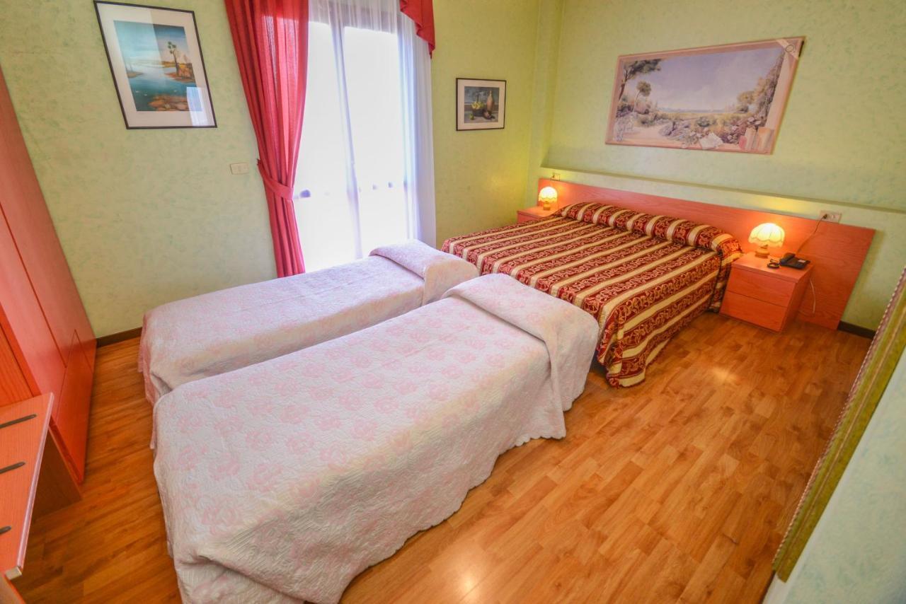 Hotel Benaco シルミオーネ エクステリア 写真