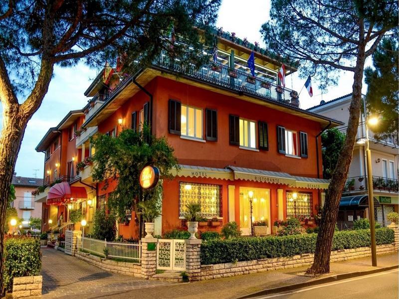 Hotel Benaco シルミオーネ エクステリア 写真