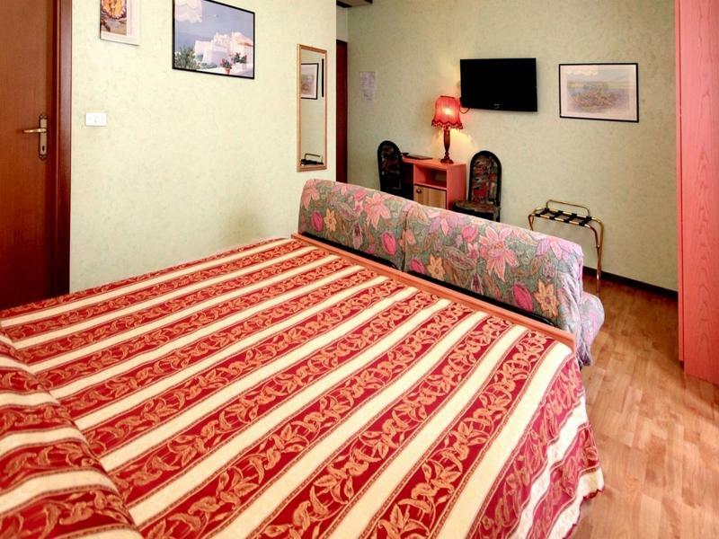 Hotel Benaco シルミオーネ エクステリア 写真