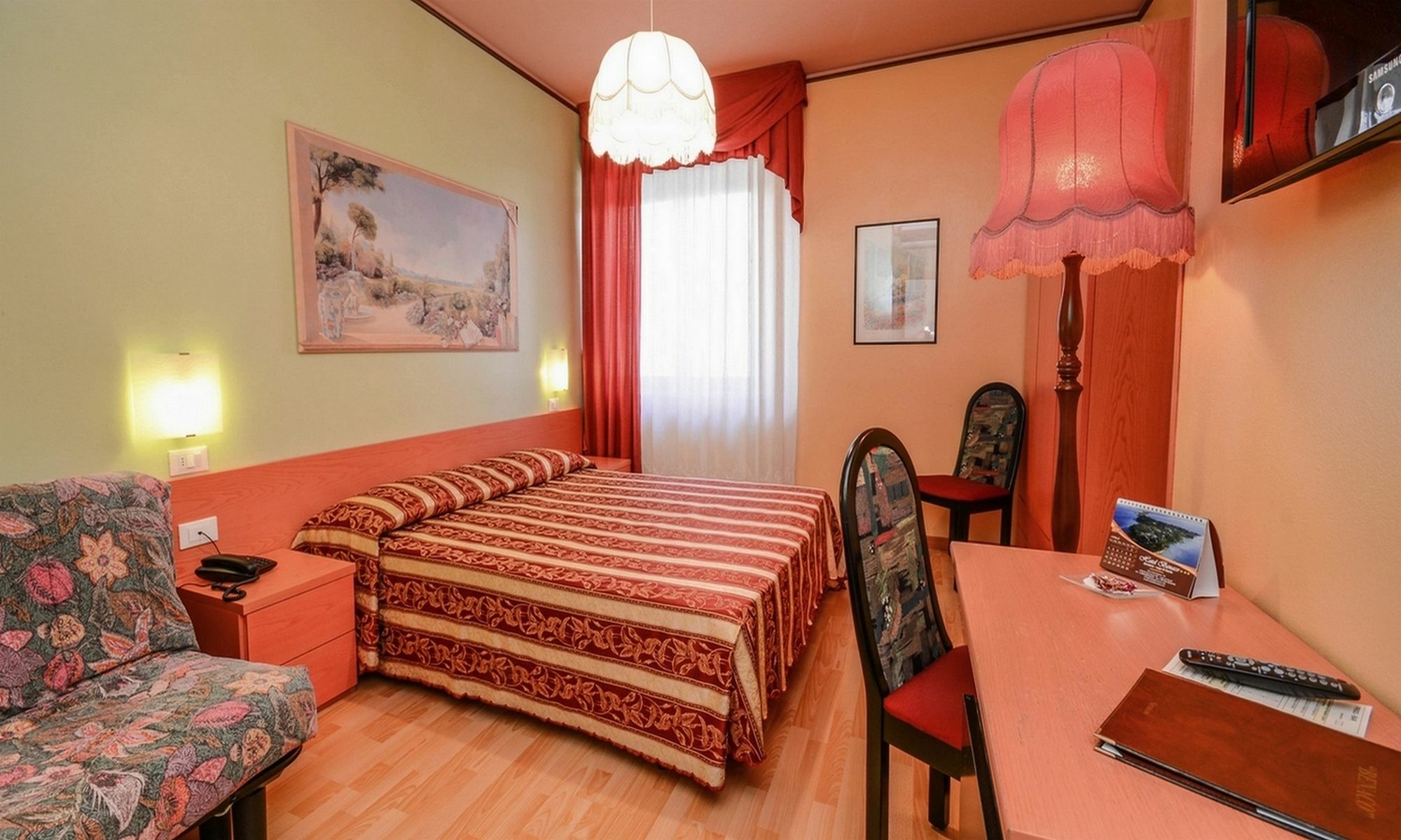 Hotel Benaco シルミオーネ エクステリア 写真