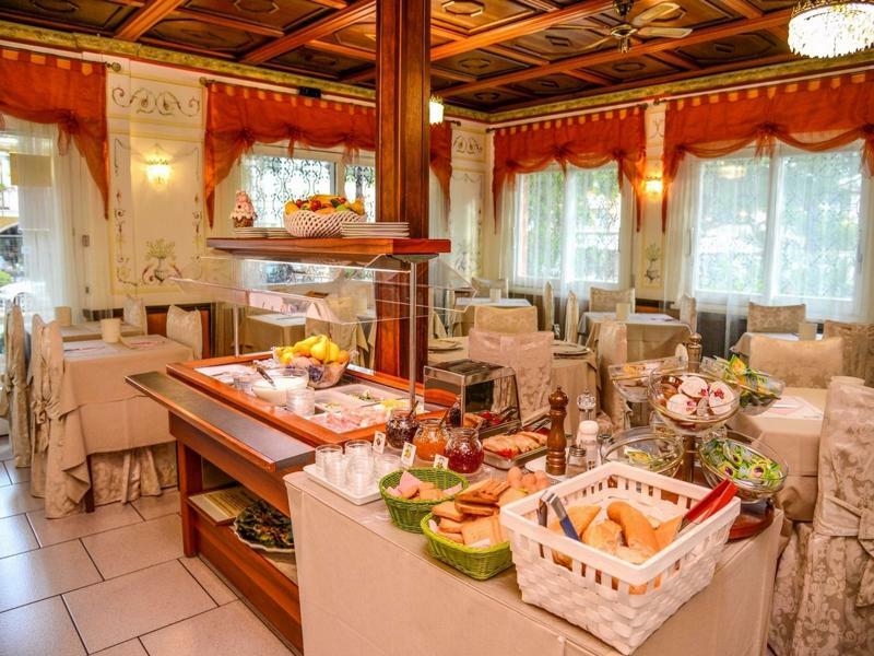Hotel Benaco シルミオーネ エクステリア 写真