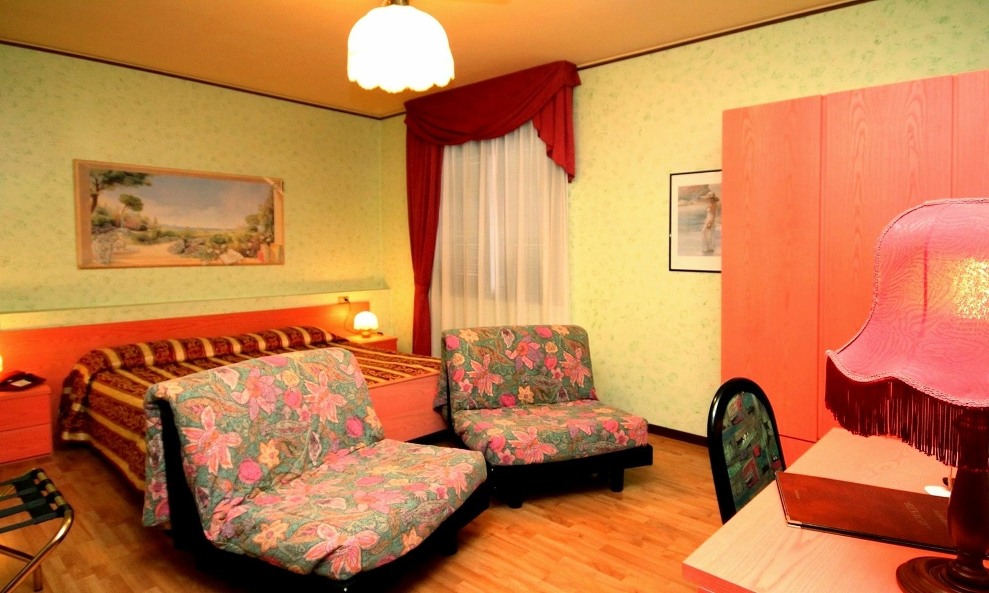 Hotel Benaco シルミオーネ エクステリア 写真